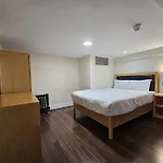 Cromwell International Hotel