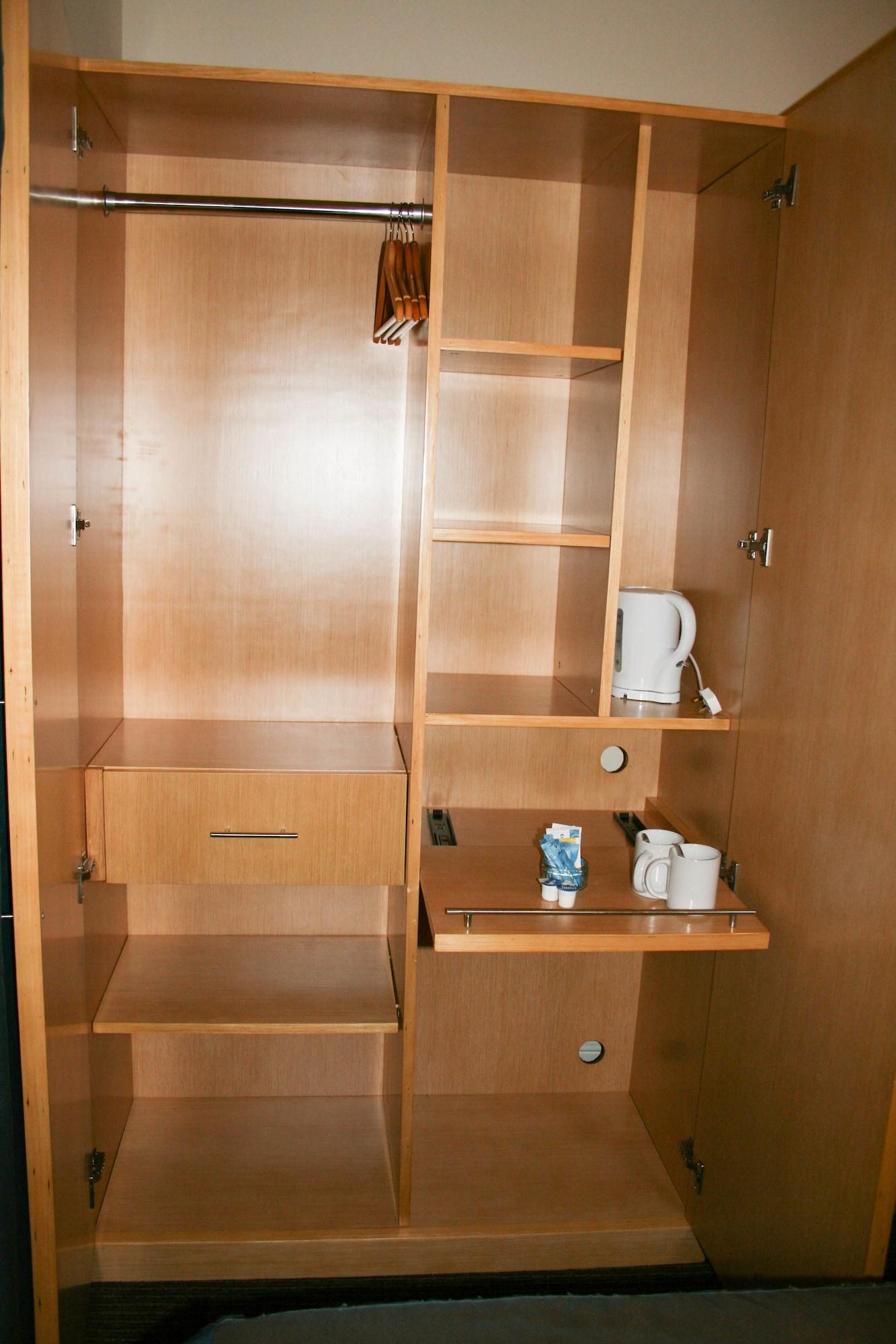 Cromwell International Hotel 3*