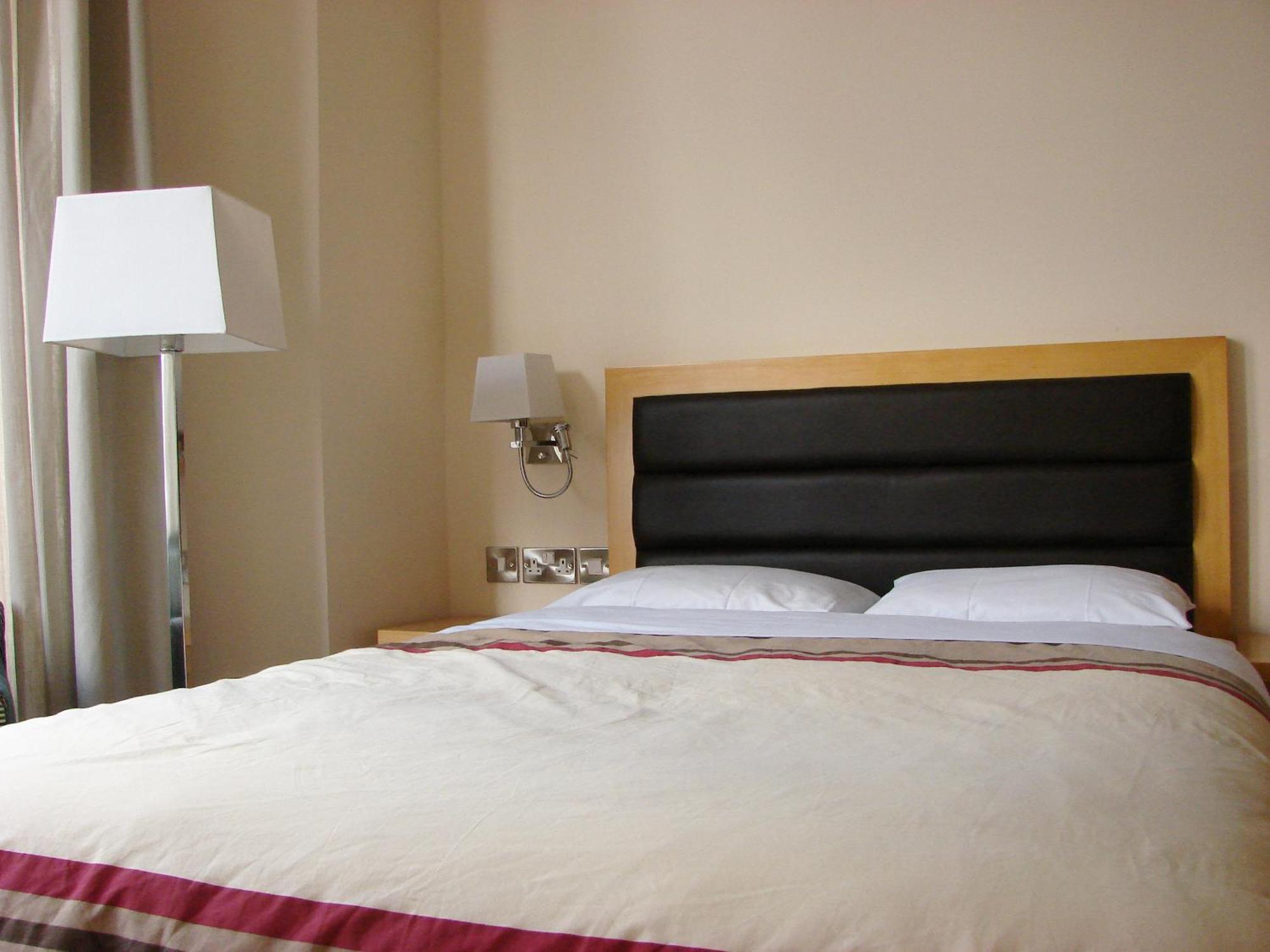 Hotel Cromwell International 3*