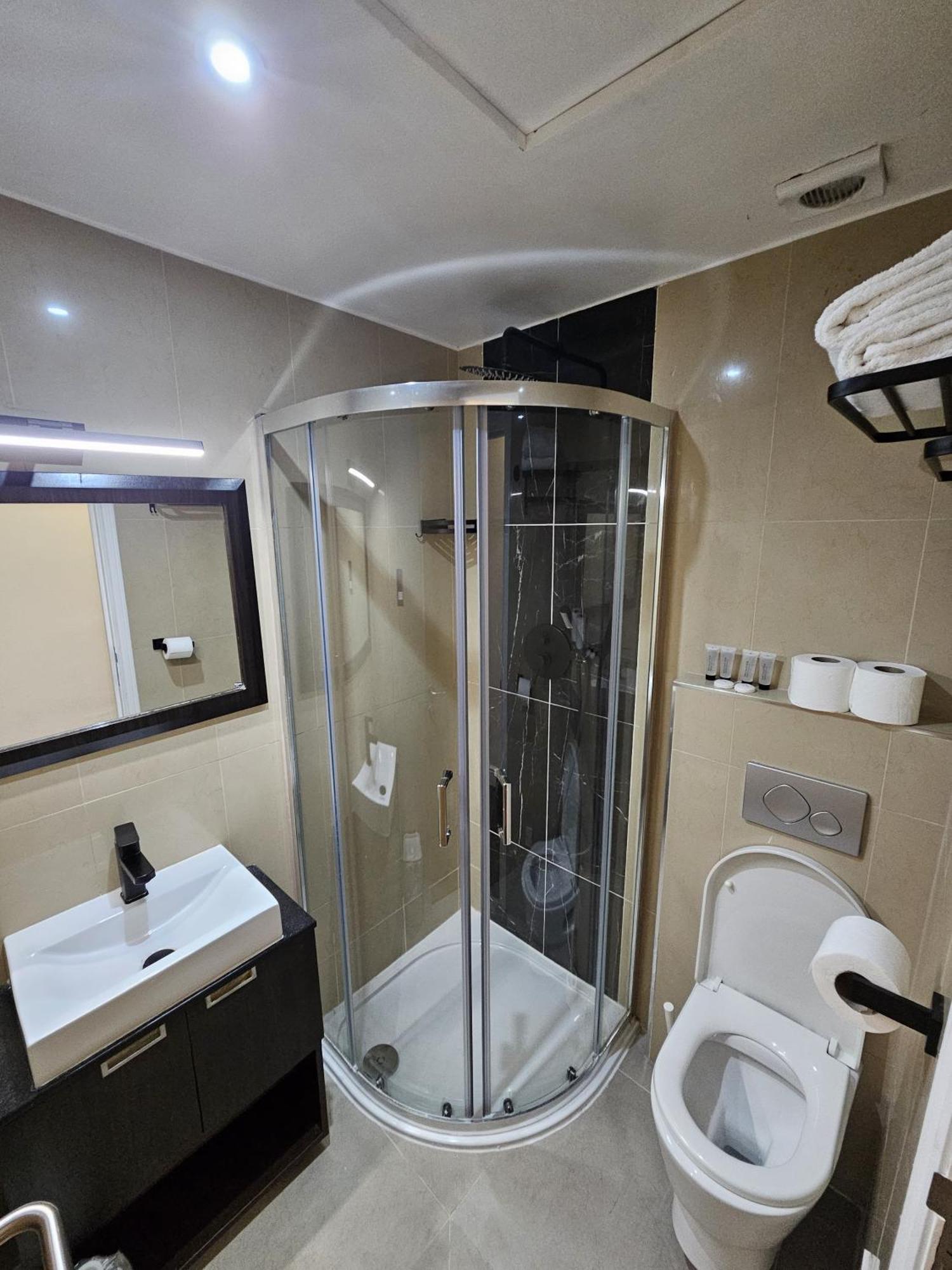 Hotel Cromwell International